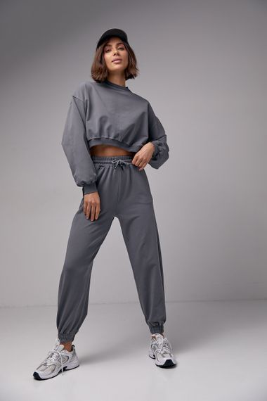 Жіночий спортивний костюм з укороченим світшотом та джогерами - темно-сірий цвет, L (є розміри)
