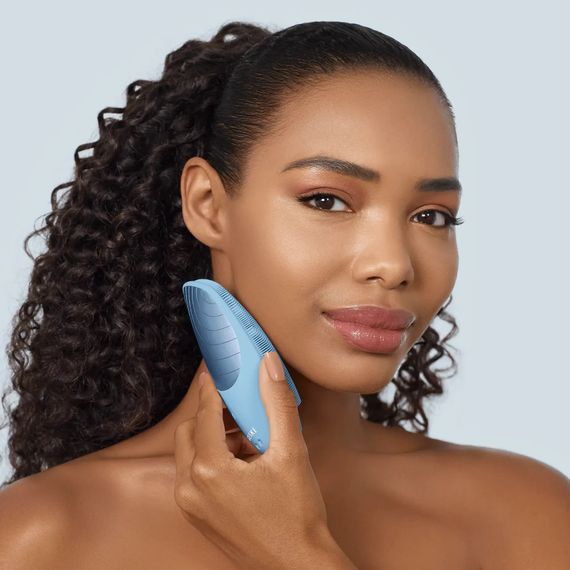Електронна звукова термо щітка для обличчя GESKE Sonic Thermo Facial Brush 6в1 aquamarine | Зображення 3