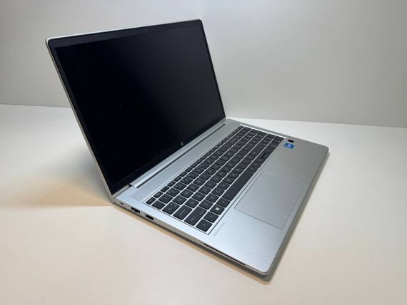 Ультрабук HP EliteBook 650 G9 / 15.6" (1920x1080) IPS / Intel Core i5-1245U (10 (12) ядер по 1.2 - 4.4 GHz) / 16 GB DDR4 / 256 GB SSD / Intel Iris Xe Graphics / WebCam / TouchID б/в | Зображення 2