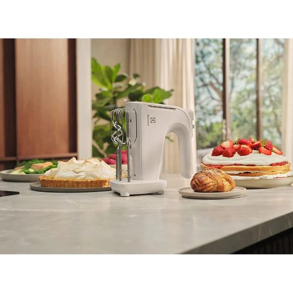 Міксер Electrolux ручний 500Вт, насадки-4, турборежим, білий (EHM4W) | Зображення 8