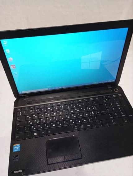 Ноутбук Б-класс Toshiba Satellite C50-A-1JM / 15.6" (1366x768) TN / Intel Celeron N2840 (2 ядра по 2.16 - 2.58 GHz) / 4 GB DDR3 / 128 GB SSD / Intel HD Graphics / WebCam / DVD-RW б/у | Зображення 1
