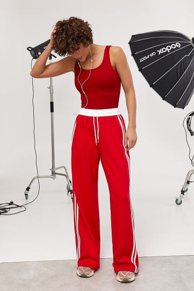 Жіноче однотонне трикотажне боді - червоний цвет, ONE SIZE (є розміри) | Зображення 2