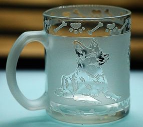 Стеклянная чашка кружка 320 мл с гравировкой Немецкая Овчарка подарок для владельца собаки или ценителя породы