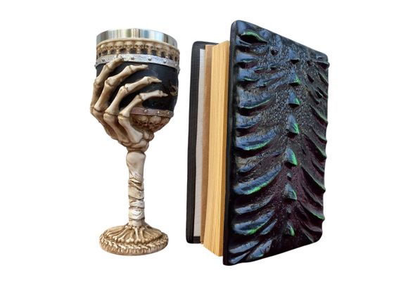Подарунковий набір Келих 3D Рука з Черепами та Блокнот 3D «Око Лісового Дракона» | Зображення 1