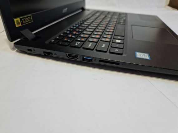 Ноутбук Б-клас Acer Aspire 3 A315-51 / 15.6" (1920x1080) TN / Intel Core i5-7200U (2 (4) ядра по 2.5 - 3.1 GHz) / 8 GB DDR4 / 1000 GB HDD / Intel HD Graphics 620 / WebCam + Сумка б/в | Зображення 3