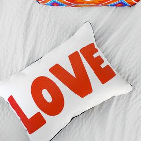 Подушка интерьерная из мешковины Love 45x32 см