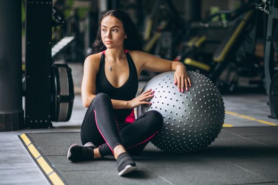 М'яч для фітнесу (фітбол) напівмасажний Паверплей 4003 Ø75 cm Gymball  Темно-сірий + помпа | Зображення 8