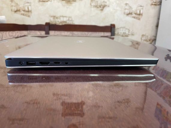 Мобильная рабочая станция Dell Precision 5530 / 15.6" (3840x2160) IPS Touch / Intel Core i7-8850H (6 (12) ядер по 2.6 - 4.3 GHz) / 16 GB DDR4 / 512 GB SSD / nVidia Quadro P2000, 4 GB GDDR5, 128-bit / WebCam б/у | Зображення 4