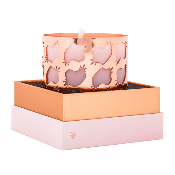 Массажная свеча с ароматом розы HighOnLove Sensual Massage Candle, 250 мл (Канада) sexstyle | Зображення 1