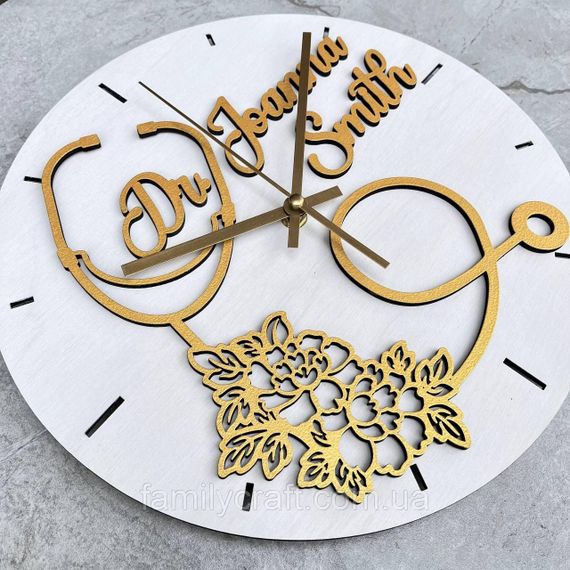 Іменний настінний годинник для лікаря з дерева Подарунок медику або медсестрі | Зображення 3