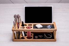 Подарок для жены подставка «Beauty Station» для косметики