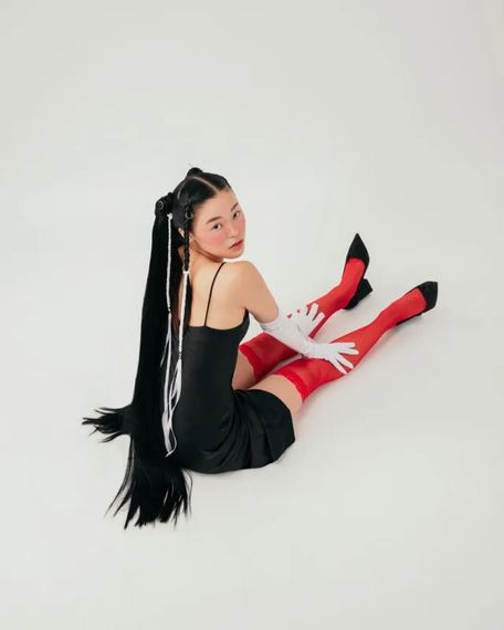 Рукавички Extra Long Opera Length Satin Gloves від Leg Avenue, білі | Зображення 1