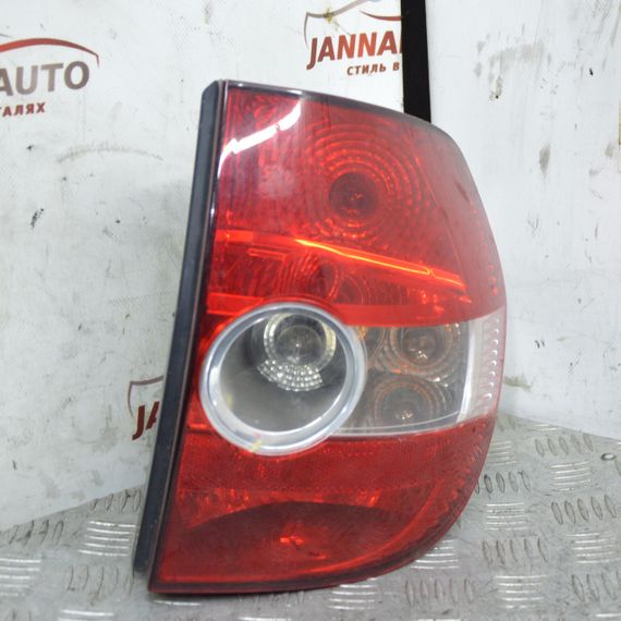 Ліхтар задній правий Volkswagen Fox 2003-2015 Фара стоп задня права Фольксваген Фокс 5Z0945096
