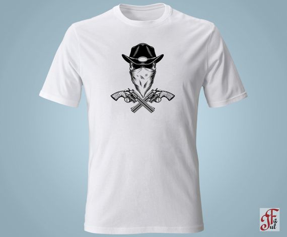 Футболка з принтом Череп у чорному капелюсі з пістолетами. M