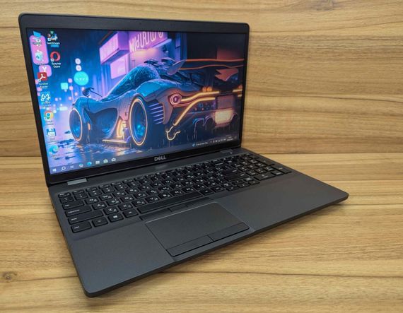 Ультрабук Б-клас Dell Latitude 5500 / 15.6" (1920x1080) IPS / Intel Core i7-8665U (4 (8) ядра по 1.9 - 4.8 GHz) / 8 GB DDR4 / 256 GB SSD / Intel UHD Graphics / USB Type-C / Windows 10 б/в + Подарунок Флеш-накопичувач USB 32 ГБ | Зображення 3