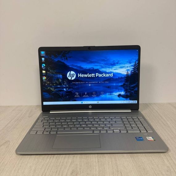 Ультрабук Б-класс HP 15-dy2093dx / 15.6" (1920x1080) IPS / Intel Core i5-1135G7 (4 (8) ядра по 4.2 GHz) / 8 GB DDR4 / 180 GB SSD / Intel Iris Xe Graphics / WebCam б/у | Зображення 1
