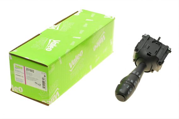 Перемикач поворотів Renault Duster Dokker 10- 251682