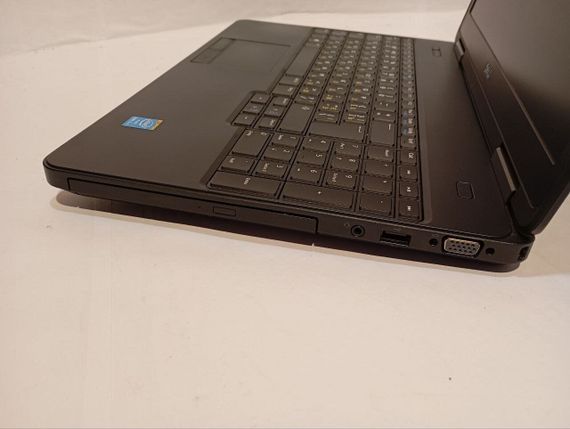 Ноутбук Б-класс Dell Latitude E5540 / 15.6" (1366x768) TN / Intel Core i5-4310U (2 (4) ядра по 2.0 - 3.0 GHz) / 8 GB DDR3 / 256 GB SSD / Intel HD Graphics 4400 / WebCam / DVD-RW б/у | Зображення 4