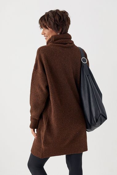 Жіноча в'язана туніка з високою горловиною - коричневий цвет, ONE SIZE (є розміри) | Зображення 1