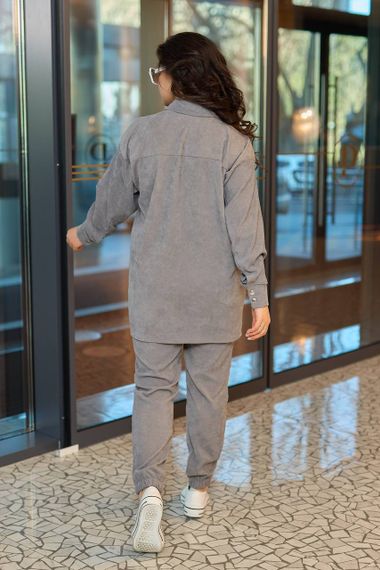 Женский трендовый вельветовый костюм рубашка + джоггеры SS149 размер 52/54 цвет серый | Зображення 2