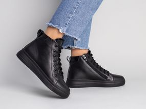 Ботинки женские кожаные черные на низком ходу демисезонные