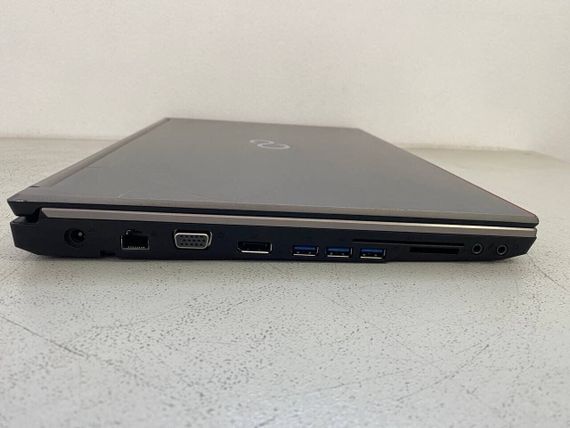 Мобильная рабочая станция Fujitsu Celsius H730 / 15.6" (1920x1080) IPS / Intel Core i7-4800MQ (4 (8) ядра по 2.7 - 3.7 GHz) / 16 GB DDR3 / 128 GB SSD / nVidia Quadro K1100M, 2 GB GDDR5, 128-bit / WebCam / DVD-ROM б/у | Зображення 2