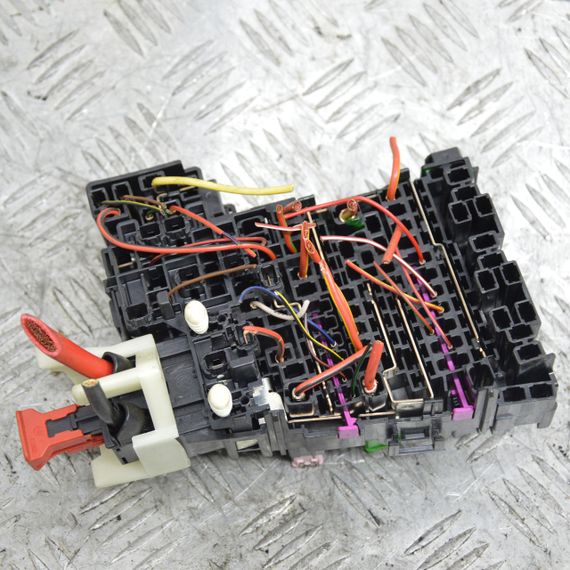 Блок запобіжників Volkswagen Golf VII 2012-2020 Корпус запобіжників Фольксваген Гольф 7 5Q0937615C | Зображення 1