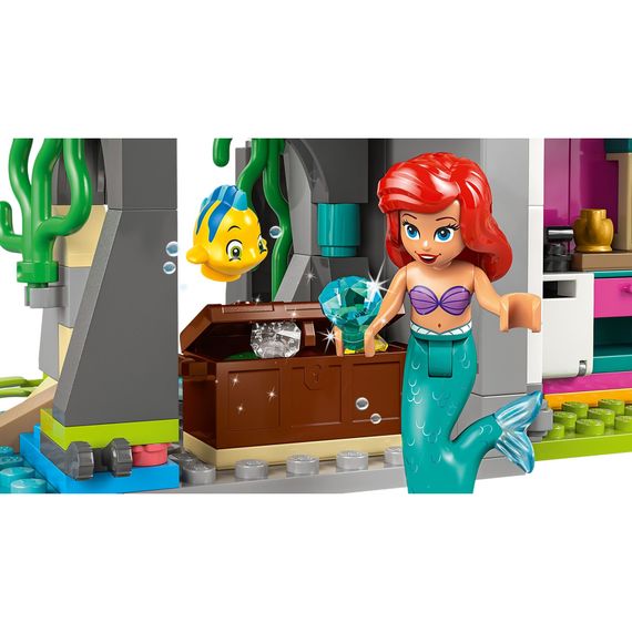 Конструктор LEGO Disney Замок принцеси та королівські улюбленці (43267) | Зображення 6