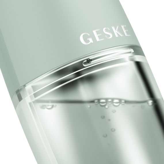 Очищуючий засіб для обличчя GESKE Aqua-Stream Face Cleanser 8в1 green | Зображення 4
