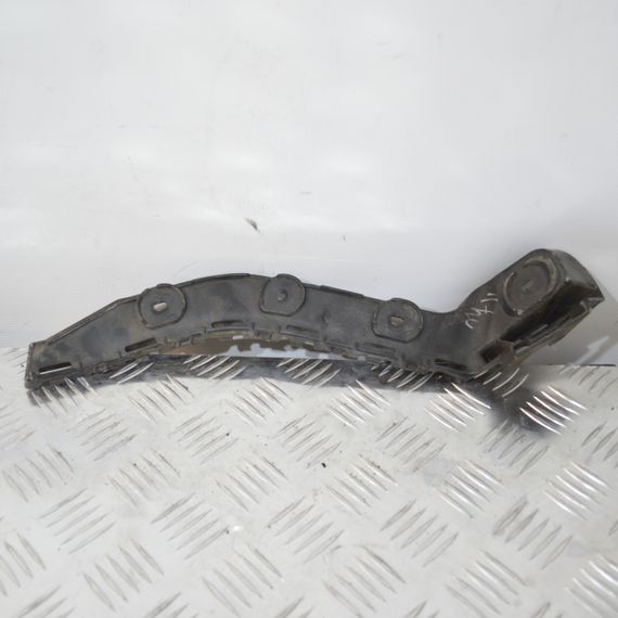 Кронштейн заднього бампера лівий Skoda Rapid 2012-2019 універсал Кріплення бампера заднє ліве Шкода Рапід 5JJ807393