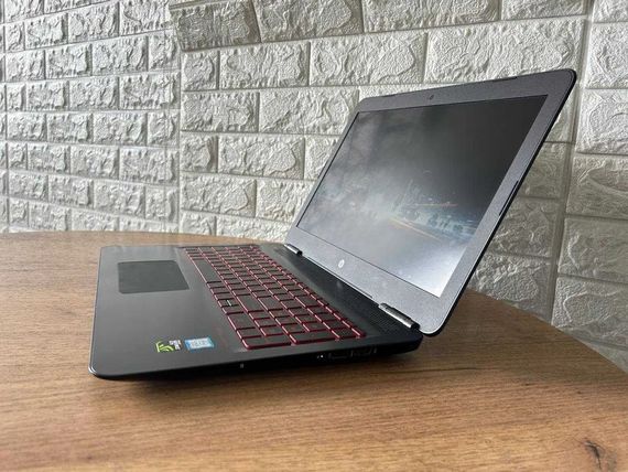 Ноутбук HP Omen 15-ax213nw 15,6" FHD IPS i5 7300HQ 12Gb HDD 1Tb GTX 1050 Б/У | Зображення 3