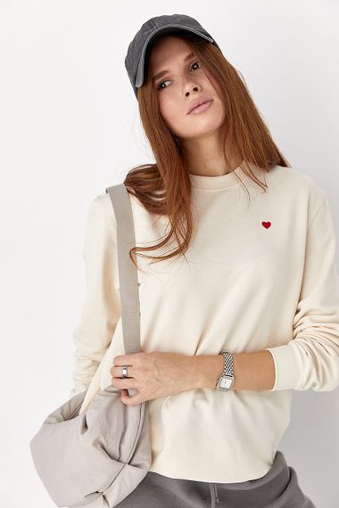 Однотонний світшот із сердечком - кремовий цвет, S (є розміри) | Зображення 1