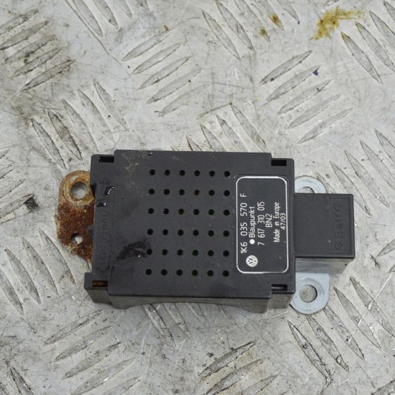 Підсилювач сигналу антени Volkswagen Golf V 2003-2009 Блок управління антени Фольксваген Гольф 5 1K6035570F | Зображення 1