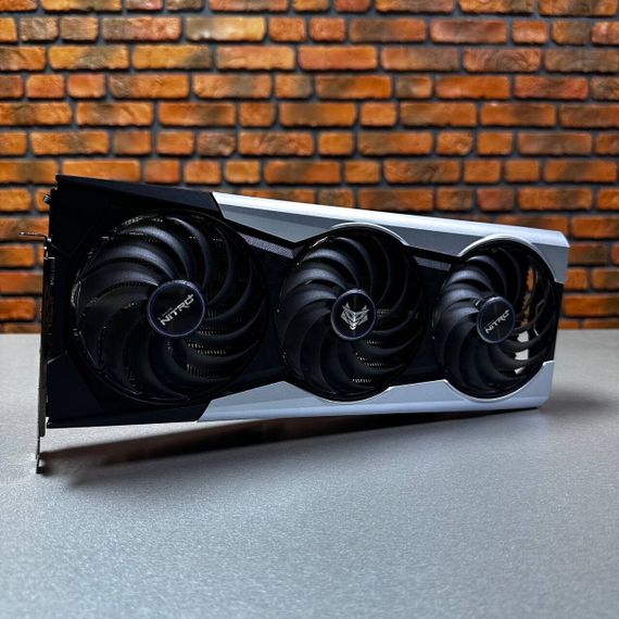 Дискретная видеокарта Sapphire Nitro+ Radeon RX 6900 XT Special Edition OC, 16 GB GDDR6, 256-bit / 1x HDMI, 2x DisplayPort, 1x USB Type-C / (11308-03-20G) б/у | Зображення 1