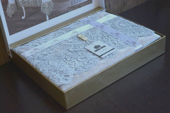 Велюрова скатертина з мереживом Maison 160x300 см Elizabeth сіра | Зображення 3