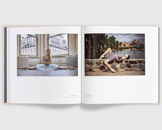 Книга работы известных фотографов про балет Ballerina Project. Dane Shitagi книги про искусство фотографии | Зображення 4