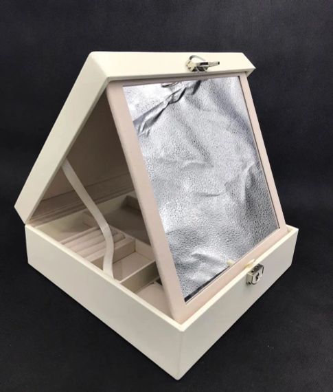 Скринька для прикрас стьобана з великим дзеркалом, що відкидається, маленька скринька всередині колір слонова кістка | Зображення 7