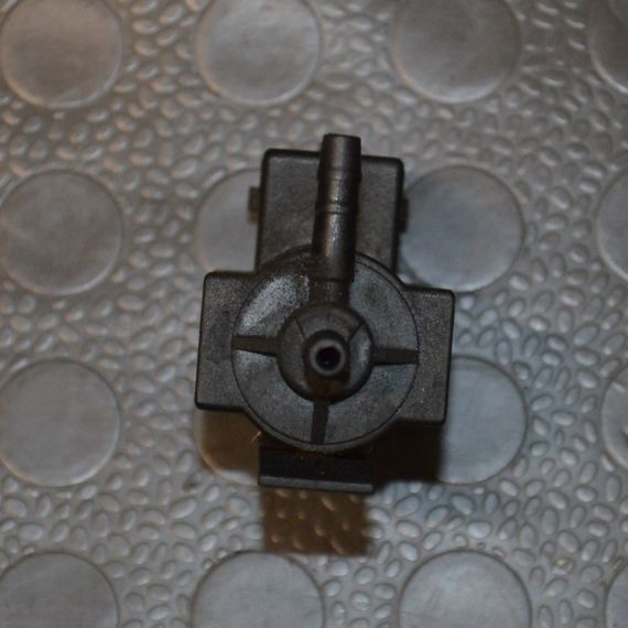 Клапан електромагнітний BMW 3, 5, 7, X3, X5 2.0 / 2.5 / 3.0 / 3.5 / 4.0 D клапан управління EGR БМВ 72234100 | Зображення 1