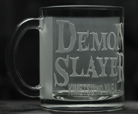 Подарочная чашка для чая кофе 320 млс c гравировкой аниме Истребитель демонов Demon Slayer Kimetsu no Yaiba | Зображення 3