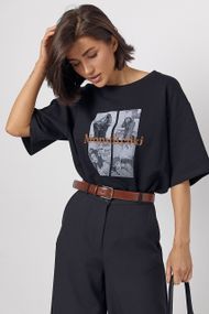 Однотонна жіноча футболка oversize з контрастним написом - чорний цвет, ONE SIZE (є розміри)