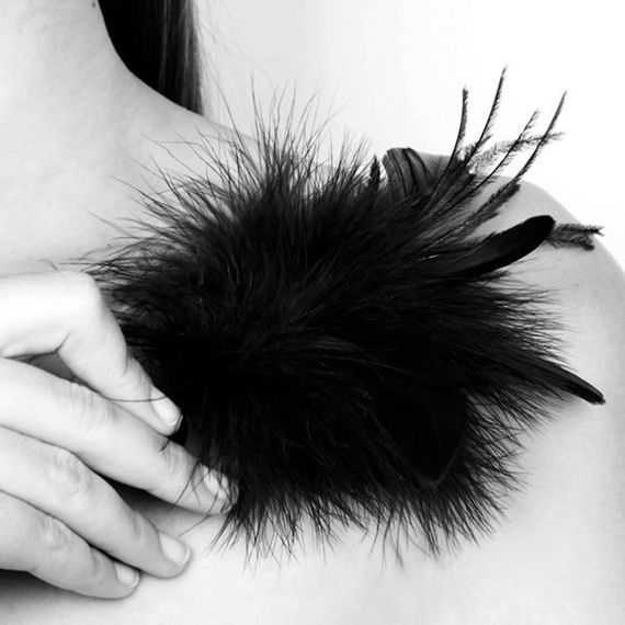 Метелочка Bijoux Indiscrets Pom Pom - feather tickler | Зображення 1