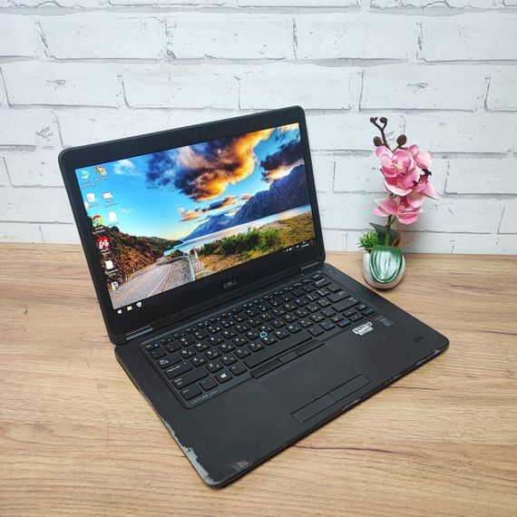 Ноутбук Б-клас Dell Latitude E5440 / 14" (1920x1080) TN / Intel Core i7-5600U (2 (4) ядра по 2.6 - 3.2 GHz) / 8 GB DDR3 / 128 GB SSD / Intel HD Graphics 5500 / WebCam / HDMI б/в | Зображення 2