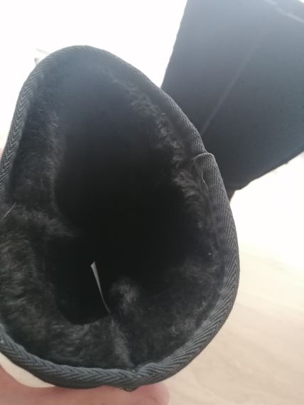 Зимові жіночі Уги UGG Чорні Мехові чоботи Теплі висота 32 см (розміри: 39) з тріщинкою пластини | Зображення 2