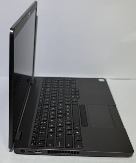 Ноутбук Dell Latitude 5501 / 15.6" (1920x1080) IPS / Intel Core i7-9850H (6 (12) ядра по 2.6 - 4.6 GHz) / 16 GB DDR4 / 256 GB SSD / nVidia GeForce MX150, 2 GB GDDR5, 64-bit / WebCam б/в | Зображення 4