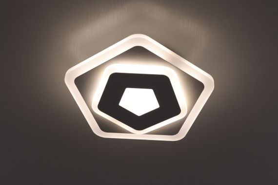 Современный креативный потолочный светильник LED для кухни ванной офиса 25140 Белый 6х24х24 см. | Зображення 2
