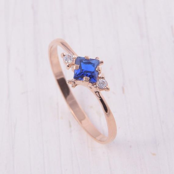 Кольцо из красного золота с синим камнем 16 | Зображення 7