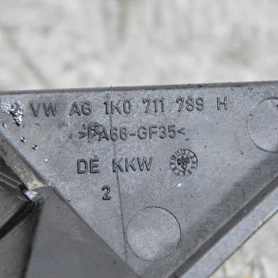 Кронштейн кріплення троса КПП Volkswagen Golf 2003-2010 Кронштейн троса коробки передач Фольксваген 1K0711789H | Зображення 3