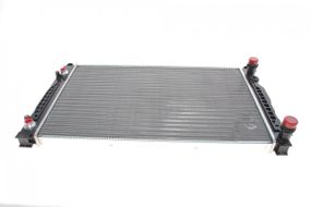 Радіатор охолодження Audi A4 A6 VW Passat 96-05 CR 132 000S