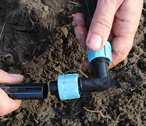 Колено зажимное для ленты капельного полива | Зображення 2