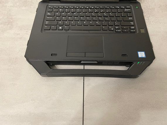 Захищений ноутбук Dell Latitude 5414 Rugged / 14" (1366x768) TN / Intel Core i7-6600U (2 (4) ядра по 2.6 - 3.4 GHz) / 16 GB DDR4 / 256 GB SSD / Intel HD Graphics 520 / Fingerprint б/в + Подарунок Дротова миша / USB | Зображення 2
